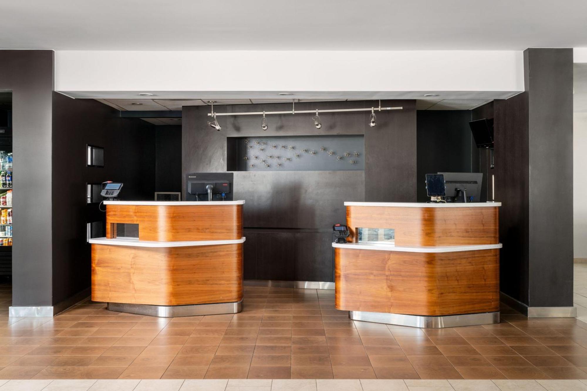 Hotel Courtyard Melbourne West Extérieur photo