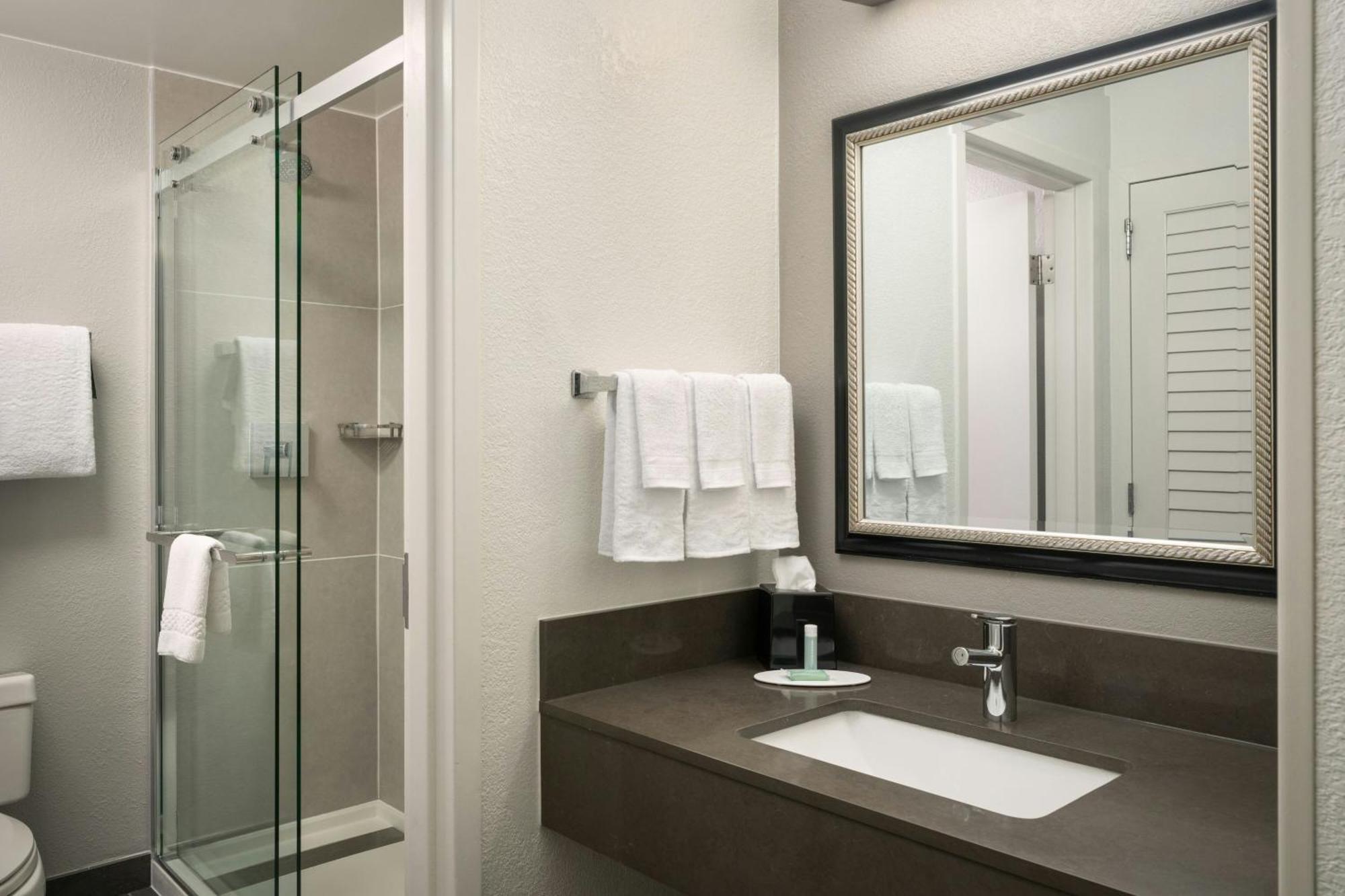 Hotel Courtyard Melbourne West Extérieur photo