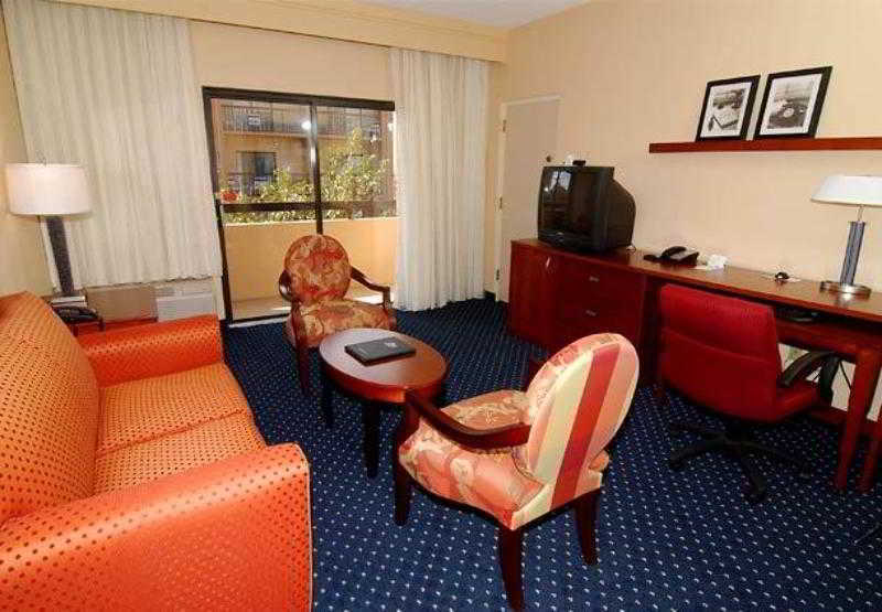 Hotel Courtyard Melbourne West Chambre photo